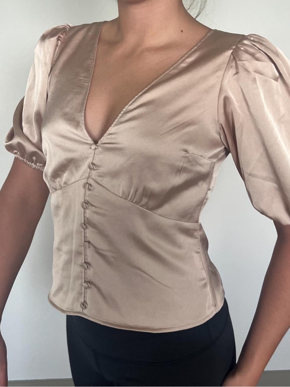 Abercrombie Satin Tie Back Puff Sleeve Button Front Blouse in Champagne - S
